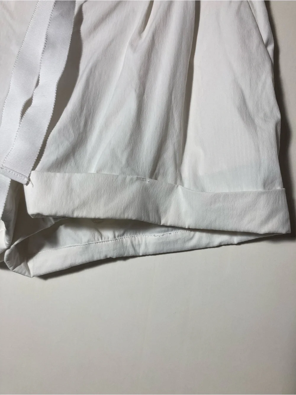 Lululemon Spring Break Away White High Rise Pockets Shorts Pockets Size 6